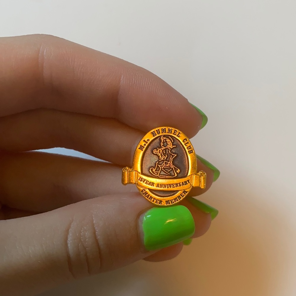 M.I Hummel Club Rare Charter Member 15th Year Anniversary Pin